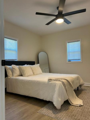 Newly Renovated Home Near DT
